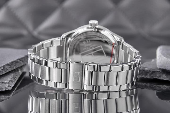 Produktbild Tommy Hilfiger Forrest Herrenuhr 1710563 + BOX (43 mm)