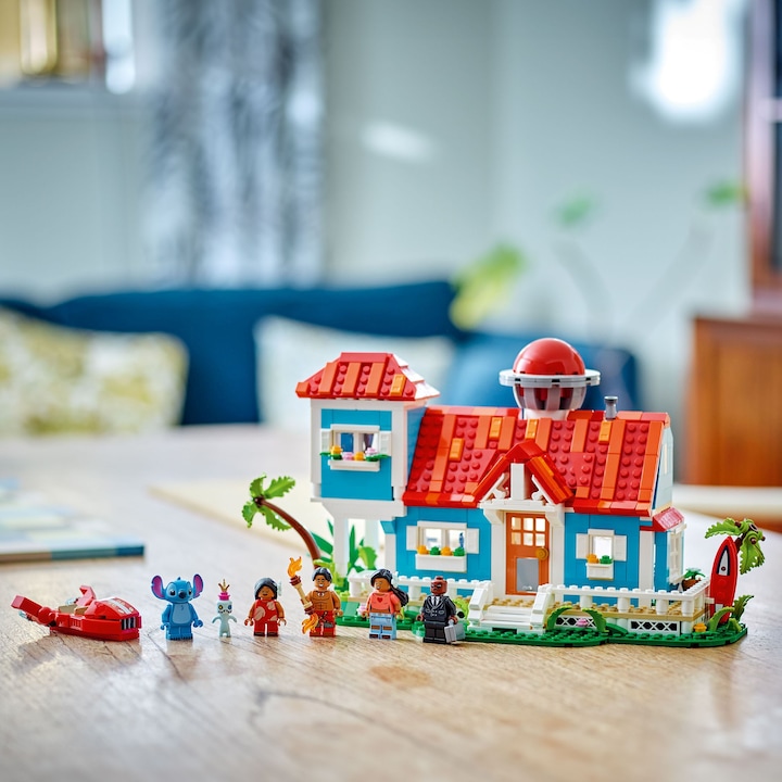 Actual product image LEGO The beach house from Lilo and Stitch (43268, LEGO Disney)