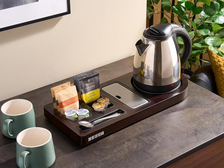 Produktbild Room05 Willkommenstablett aus dunklem Holz