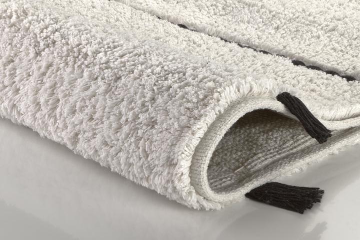 Actual product image Kleine Wolke Bath Mat Travis 60 x 90 cm, Old White / Black (60 x 90 cm)