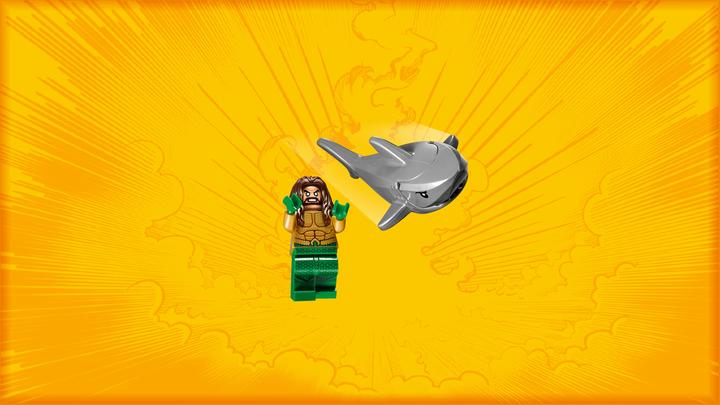 Actual product image LEGO DC Super Heroes Aquaman Attack by Black Manta (76095)