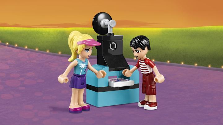 Produktbild LEGO Friends Hot-Dog-Stand im Freizeitpark (41129, LEGO Friends)