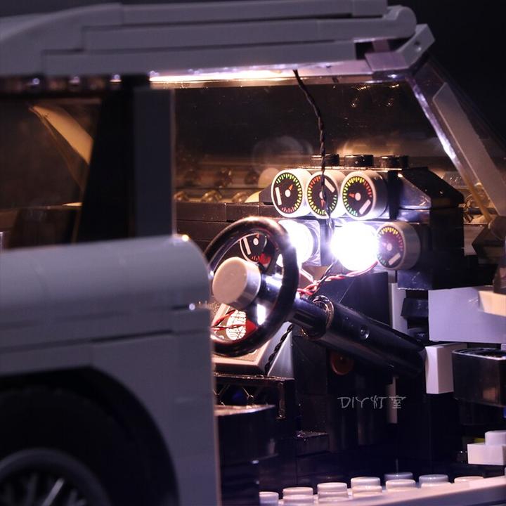 Image du produit BrickBling Kit d'éclairage LED pour LEGO James Bond Aston Martin DB5 (10262)