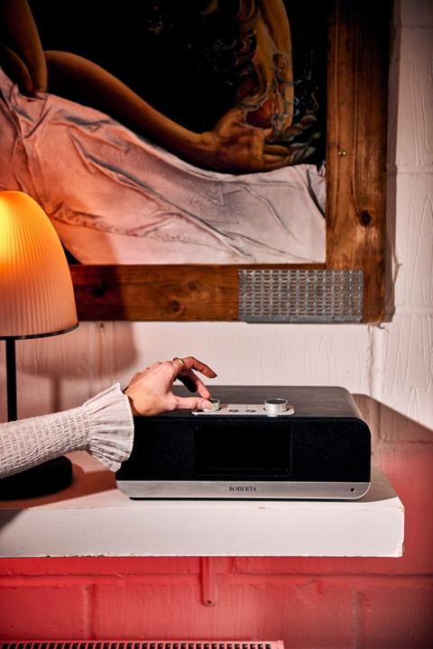 Produktbild Roberts Dab Fm Bt USB CD Stereo Blutune 300le Bois Noir (FM, DAB+, Bluetooth)