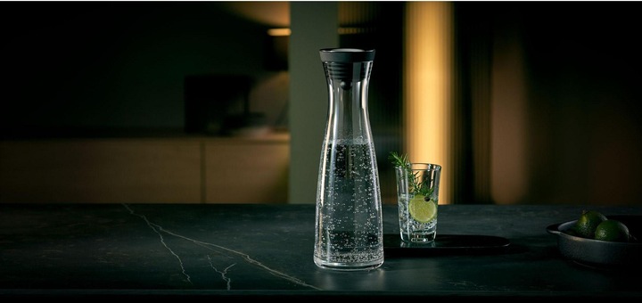 Productafbeelding WMF Waterkaraf 1l Glazen karaf Basic Kanteldeksel CloseUp Sluiting (1 l)