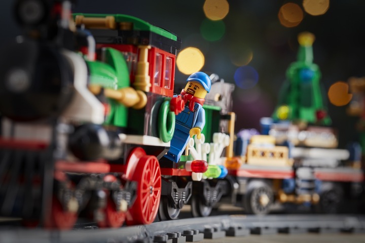 Actual product image LEGO Creator Festive Christmas Train (10254, LEGO Creator Expert)