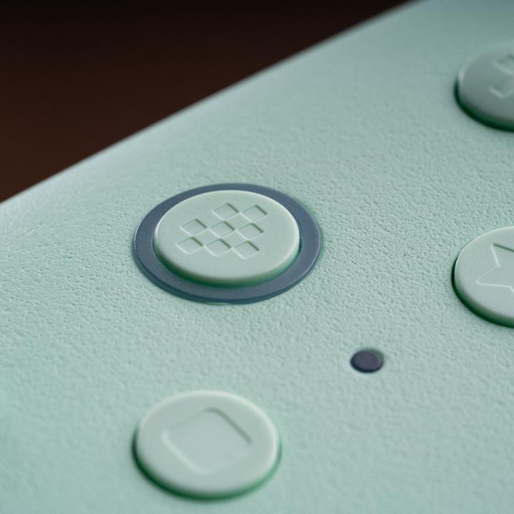 Actual product image 8bitdo Ultimate 2C Wireless (peach/light yellow, for Windows & Android) (Android, Windows)