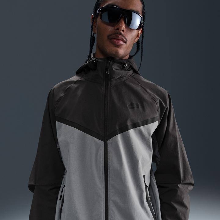 Actual product image Nike Tech Woven Jacket (S)