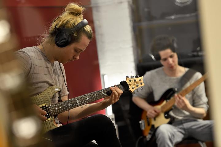 Actual product image Sennheiser HD 200 Pro (No noise cancellation, Cable)