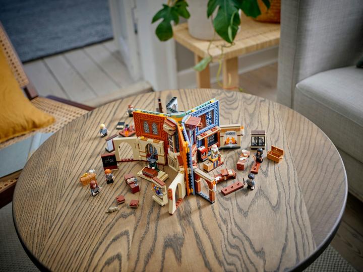 Image du produit LEGO Le moment de Poudlard : la classe de transformation (76382, LEGO Harry Potter)