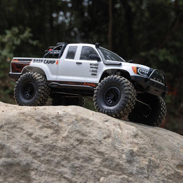 Image du produit Axial Scale Crawler SCX10 III Base Camp ARTR (RTR Prêt à fonctionner)
