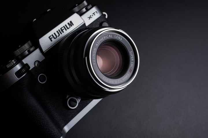 Produktbild Fujifilm Fujinon XF 35mm f/2 R WR (Fujinon XF, APS-C / DX)