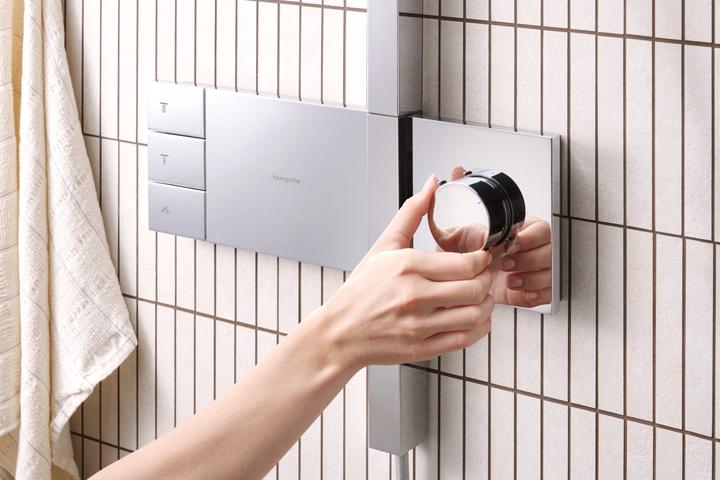Produktbild hansgrohe Regendusche mit Thermostat, Handbrause und Power Rain Jets für maximalen Komfort