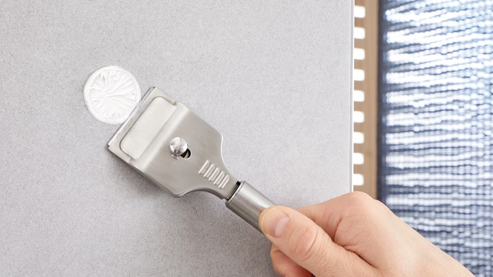 Image du produit tesa Barre porte-serviettes EXXCELLENT avec solution adhésive sans perçage