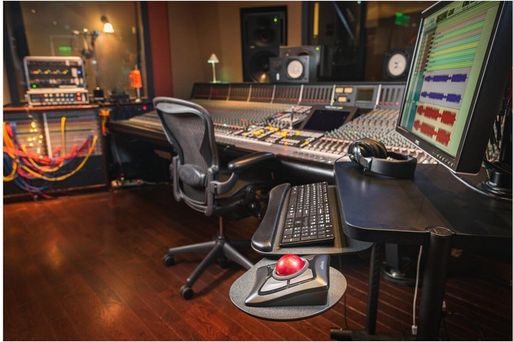 Actual product image Kensington Expert (Wireless)