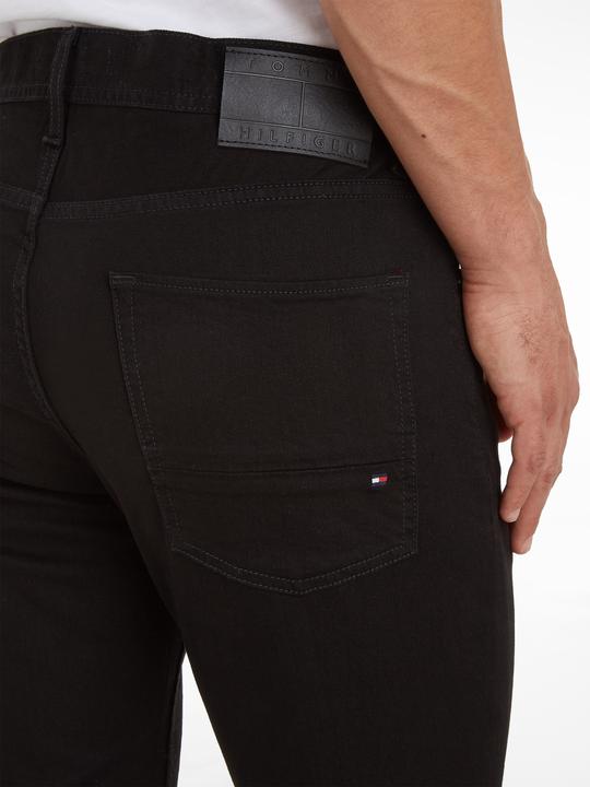 Actual product image Tommy Hilfiger Core Denton Chelsea Blck (W35/L32)