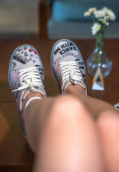 Actual product image Dogo Dance with Me Pattern Sneakers (36)