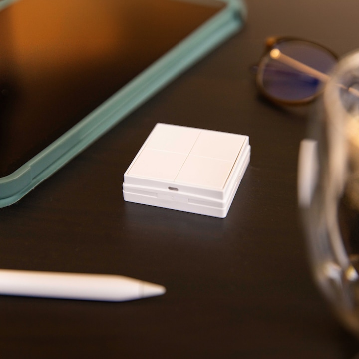 Actual product image Shelly BLU Wall Switch 4 - Stand-Alone
