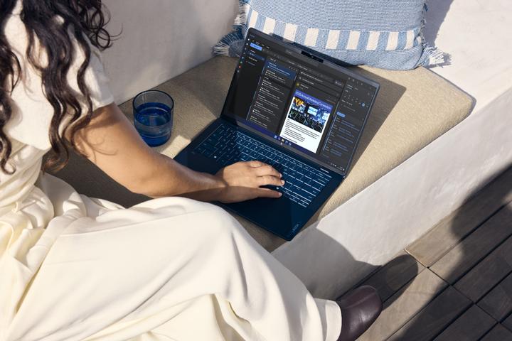 Actual product image HP EliteBook X G2a Next Gen AI PC (14", 512 GB, 32 GB, CH, AMD Ryzen AI 7 PRO 450)