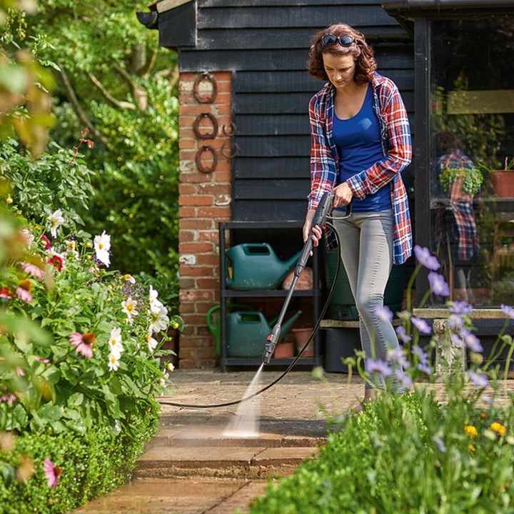Actual product image Bosch Home & Garden Universal Aquatak 135 (Electrical connection)