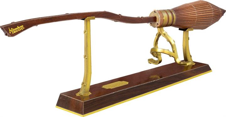 Produktbild Metal Earth Harry Potter erster Rennbesen 2000