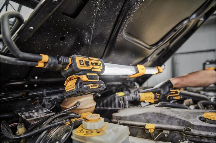 Actual product image DeWalt LED lamp for engine compartment lighting (1700 lm)