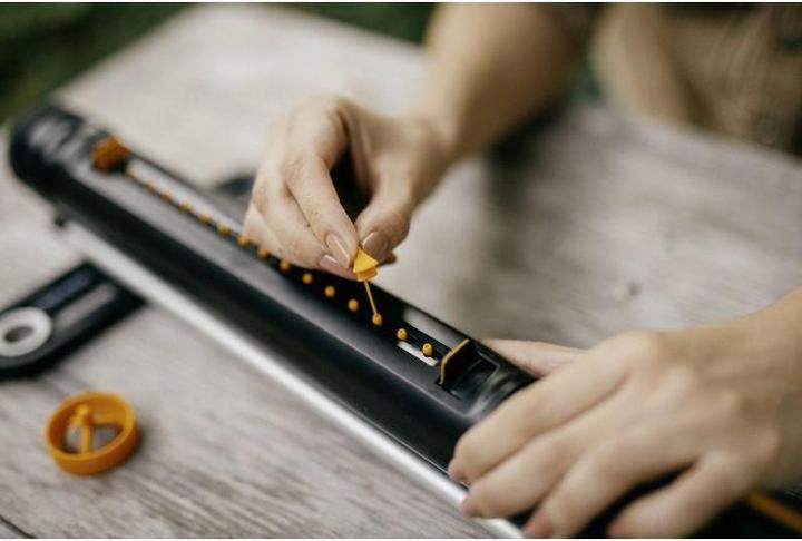 Produktbild No Name Fiskars Zraszacz Wahadłowy M X-Series (Schlauchregner)