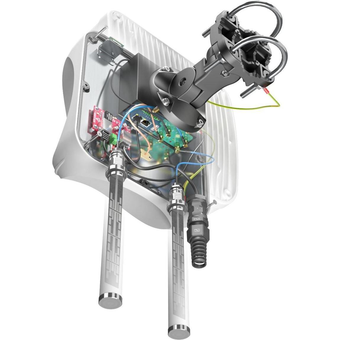 Quwireless QuMax mit PoE-Splitter für Robustel R3000 LoRa, Antenna WiFi