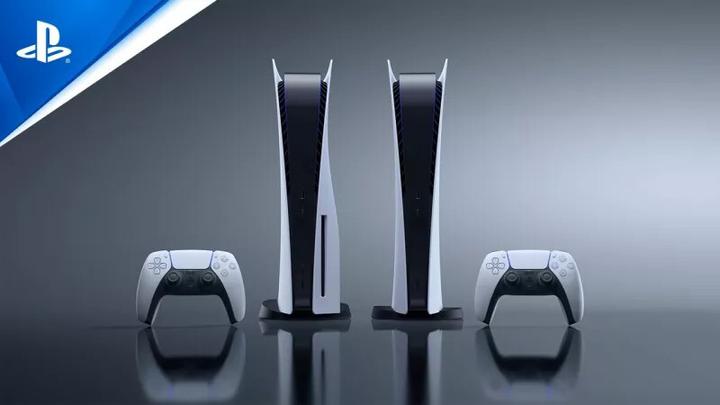 Image du produit Sony PlayStation 5 avec une deuxième manette sans fil DualSense
