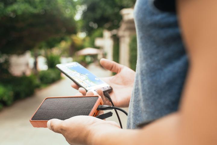 Produktbild Cellularline Solar Power Bank (10000 mAh, 20 W, 37 Wh)