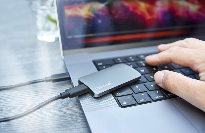 Produktbild Intenso SSD 2.0TB TX800 1.8" USB 3.2 Gen1 Anthracite (2 TB)