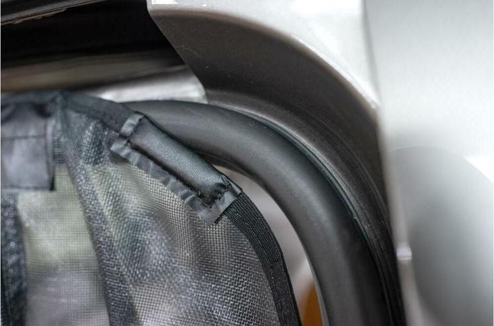 Produktbild VanQuito Moskitonetz mit Schiebetüren, links