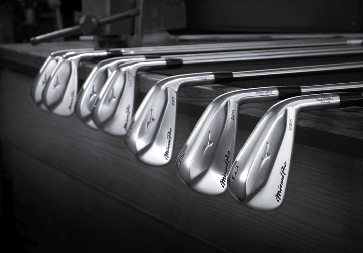 Actual product image Mizuno Pro 225 (Right-handed)