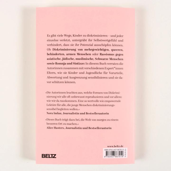 Produktbild Mit Kindern über Diskriminierungen sprechen (Deutsch, Tebogo Nimindé-Dundadengar, Olaolu Fajembola, 2024)