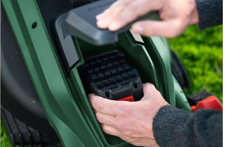 Actual product image Bosch Home & Garden Rotak 18V-32 Set (Rechargeable battery operated)