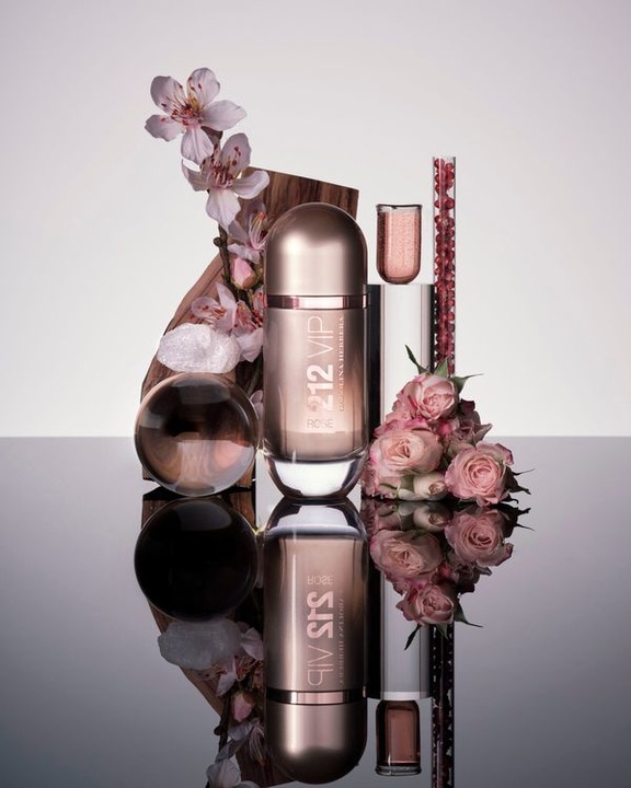 Actual product image Carolina Herrera 212 VIP Rosé (Eau de parfum, 30 ml)