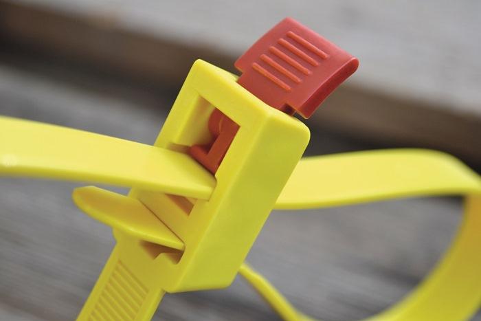 Productafbeelding HellermannTyton Kabelbinder SpeedyTie® (L x B) 750 mm x 13 mm SPEEDYTIE-PA66-YE-V1 Kleur: Geel, Rood 5 stuks. (Plastic kabelbinders, 750 mm, 5 Pcs.)