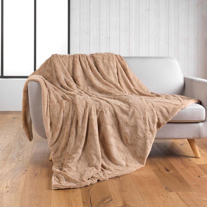 Douceur D'intérieur Cosy sofa blanket in luxurious fur look, 180 x 220 cm, sand colour (180 x 220 cm)