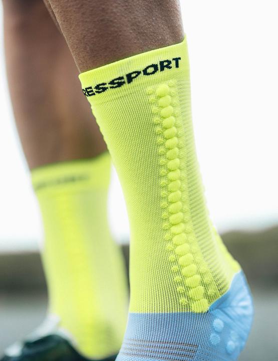 Actual product image Compressport Pro Racing Socks v4.0 Bike (35 - 38)