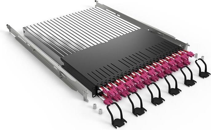 Produktbild PATCHBOX PLUS+ FIBER OPTIC OM4, MM, 1.7m, LC-SC, 24 (CAT6, 1.80 m)