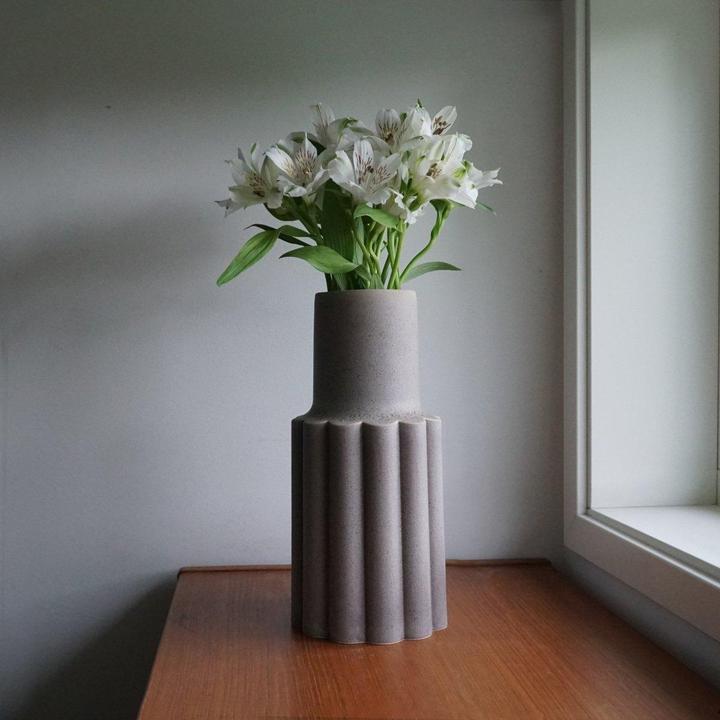 Produktbild Born in Sweden Mylla High Marmorvase in Weiss, skandinavisches Design, 30 cm
