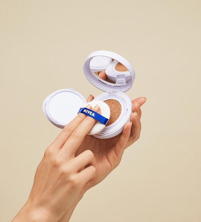 Immagine prodotto NIVEA Hyaluron Cellular Filler 3in1 Care Cushion Light (15 ml)