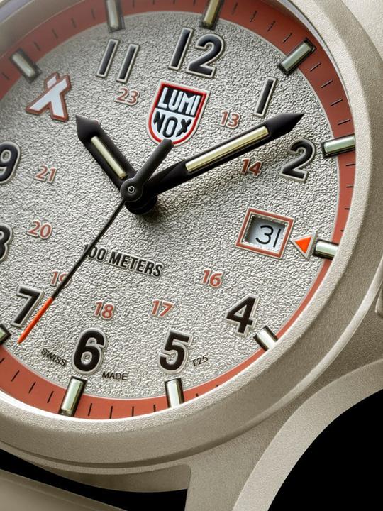 Actual product image Luminox Bear Grylls Survival 3710 Land Series (Analogue wristwatch, Swiss made, 43 mm)