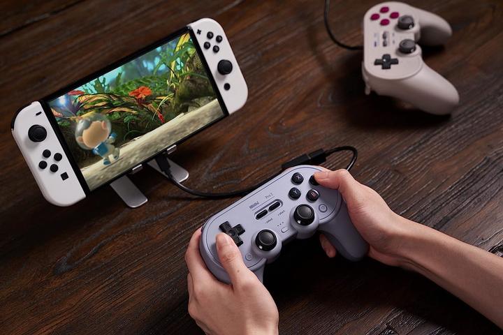 Image du produit 8bitdo pro 2 wired ps gamepad (Android, Switch Lite, PC, Switch)