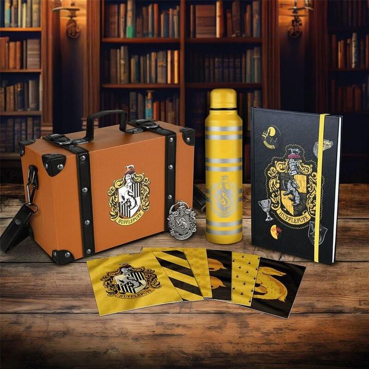 Actual product image Pyramid Harry Potter Premium Gift Box Colourful Crest Hufflepuff (A5)