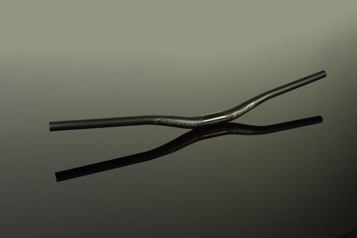 Produktbild Renthal V3 Fatbar Lite Carbon Riser Lenker, 31.8mm, 760x30mm, 7°/5°, carbon/gold (31.80 mm)
