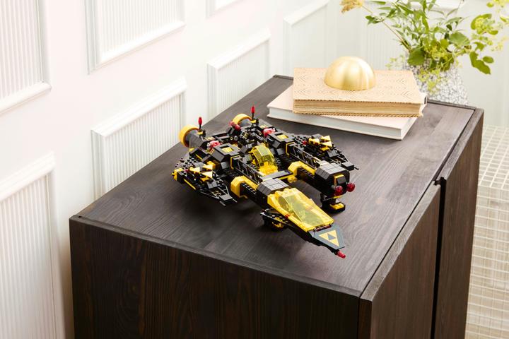 Actual product image LEGO Blacktron Renegade (10355, LEGO Icons, LEGO Rare Sets)