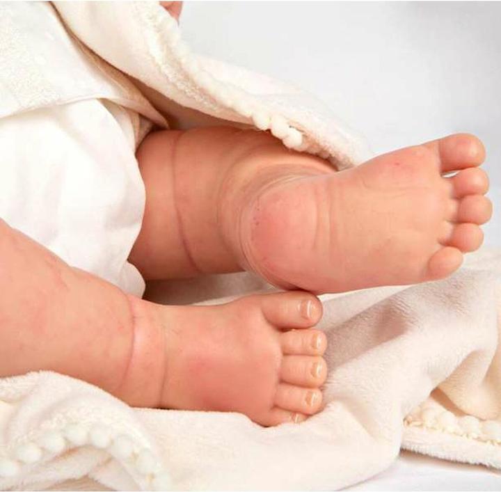 Actual product image Arias Reborn doll Delia 45 cm