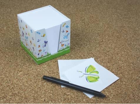 Produktbild Rnk Zettelbox 9,2x9,2x9,2 cm (BxHxT) 9x9 cm (BxH) 900 Bl. gefüllt Karton (9.2 x 9.2 x 9.2 cm)