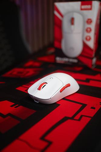 Produktbild Marvo NIRO 60 Maus weiss, 12000DPI, Tri-Mode (Kabelgebunden, Kabellos)